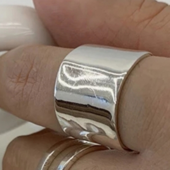 Silver ring - Picture 3 of 3